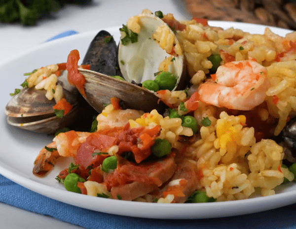 https://usa.lkk.com/-/media/recipe-seafood-paella.png?bc=white&hash=B002D0532B5D3A2592AE37217CBD57C5E8881BC8&v=638381180378125330